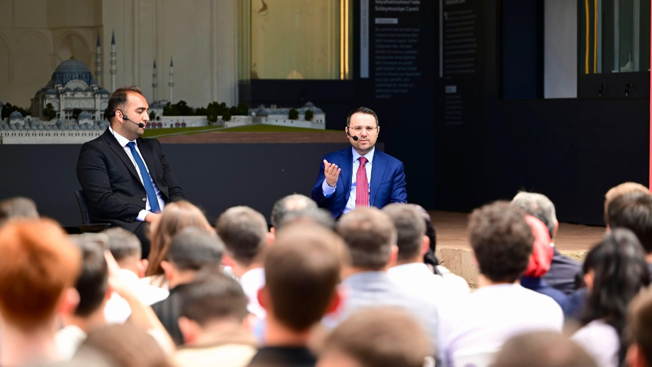 Bakan Gürlek gençlerle bir araya geldi: "Algı yapan mutlaka hesabını görecek!"