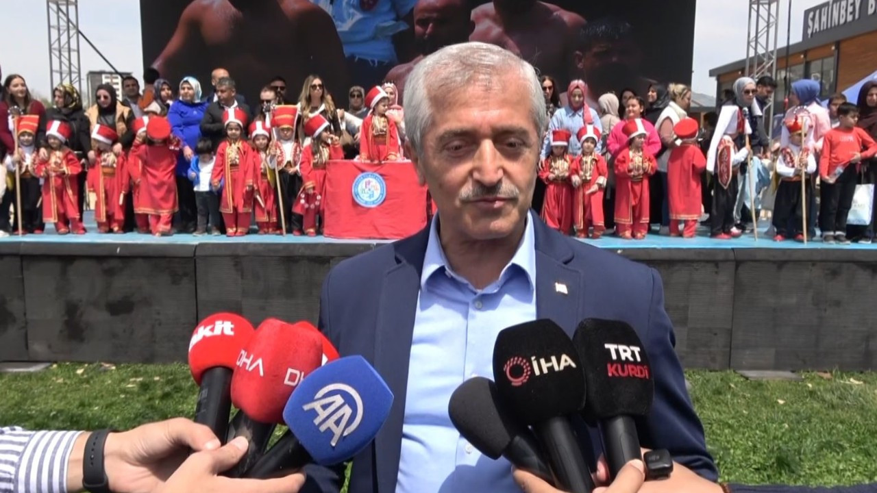 CHP'liler protesto etmişti! O çocuklar er meydanında gönülleri fethetti