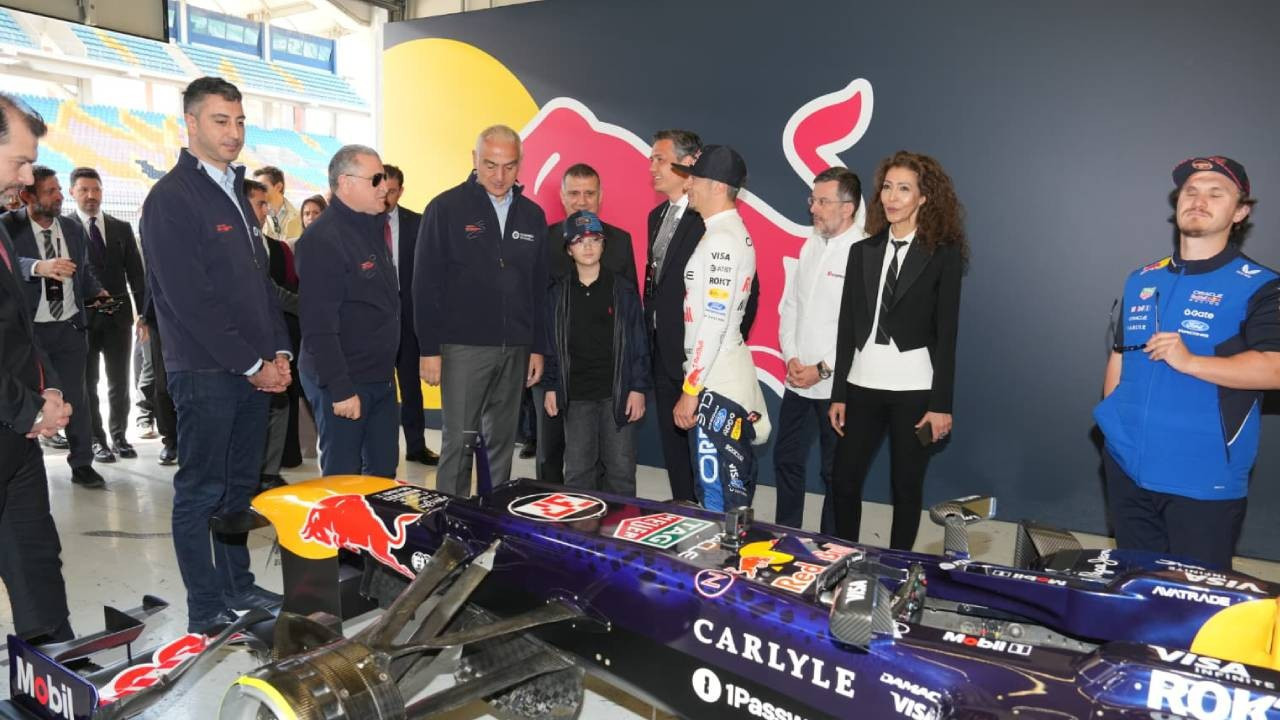Turizme F1 Damgası! Tek başına yüzde 6 artıracak! Bakan Ersoy detayları açıkladı