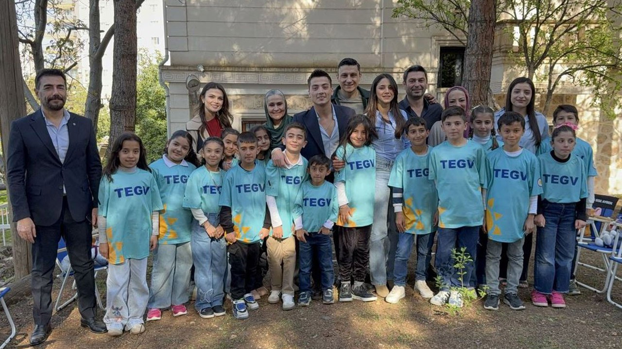 Uzak Şehir'in seti çocukları ağırladı