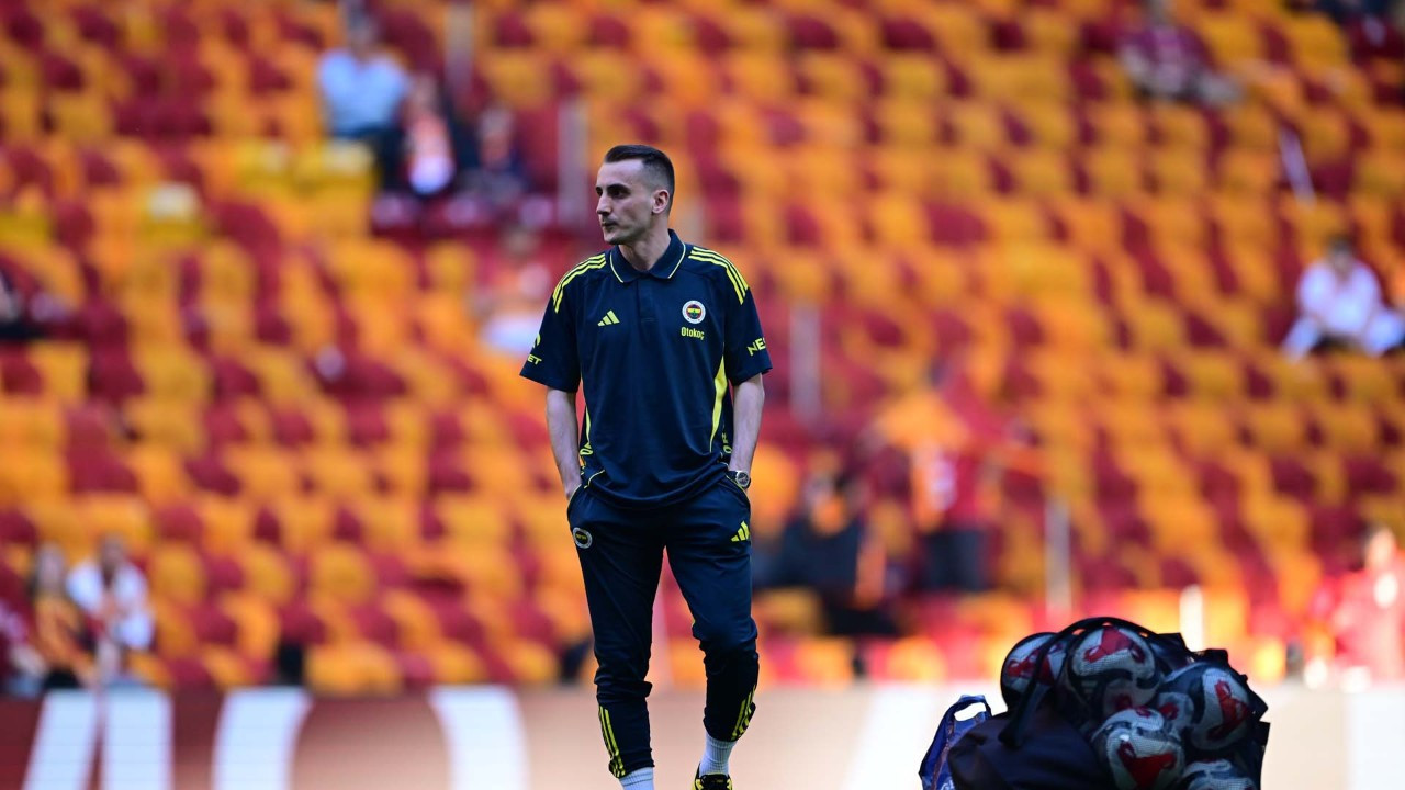 Galatasaray tribünlerinden Kerem Aktürkoğlu'na olay tepki! Çalınan şarkı olay yarattı