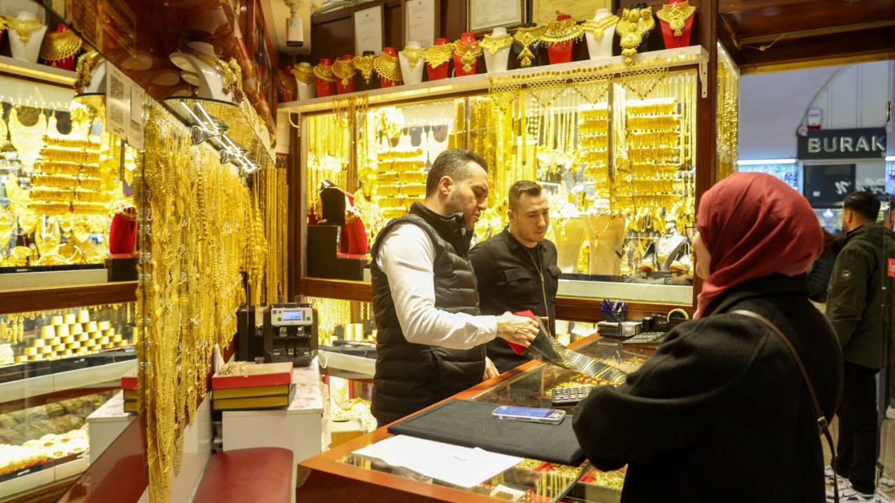 Gram altın 6.827 TL! Fed kararı öncesi piyasalar diken üstünde