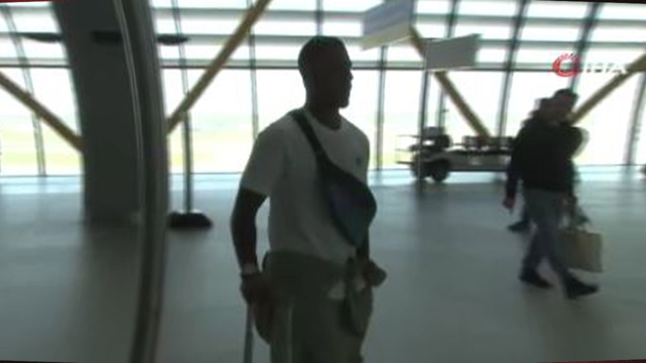 Beşiktaş'ın efsane ismi İstanbul'da! Taraftar şaşkına döndü