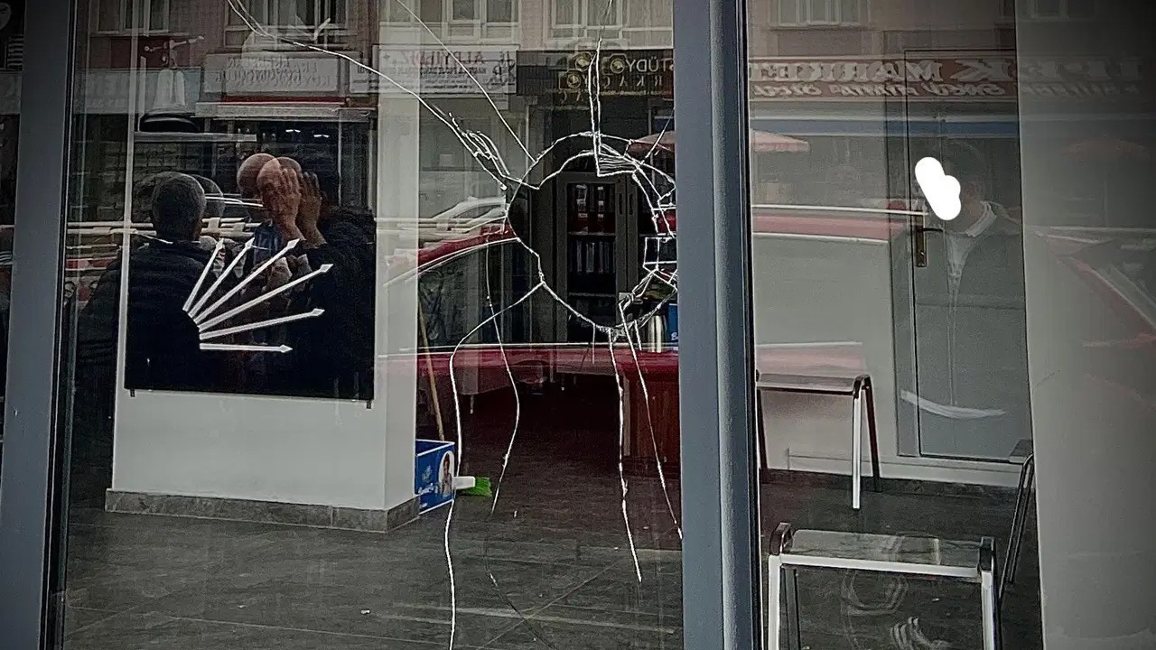 CHP Keçiören İlçe Başkanlığı'na taşlı saldırı