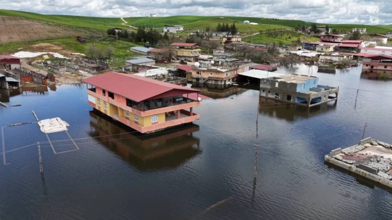 Diyarbakır'da baraj kapakları açıldı! 10 ev sular altında kaldı: O anlar dronla görüntülendi
