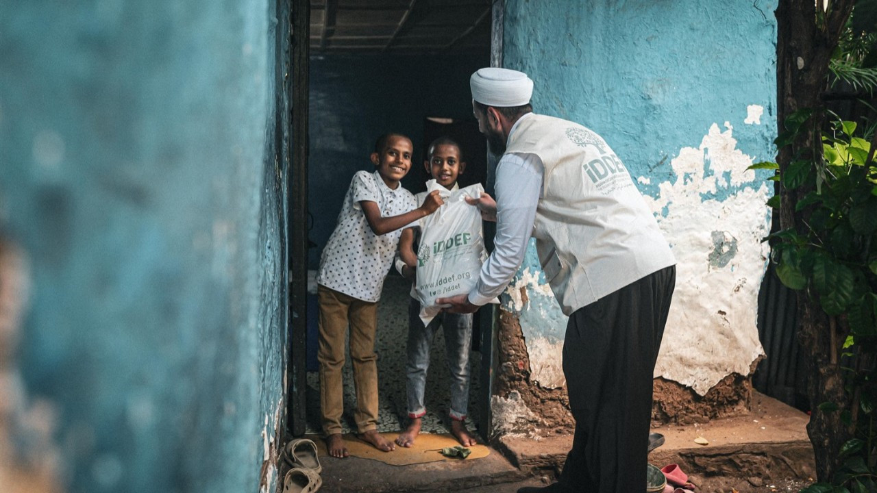 İDDEF “Kardeşinle Kurbanını Paylaş” kampanyasını başlattı: 4 milyon kişiye ulaşılacak