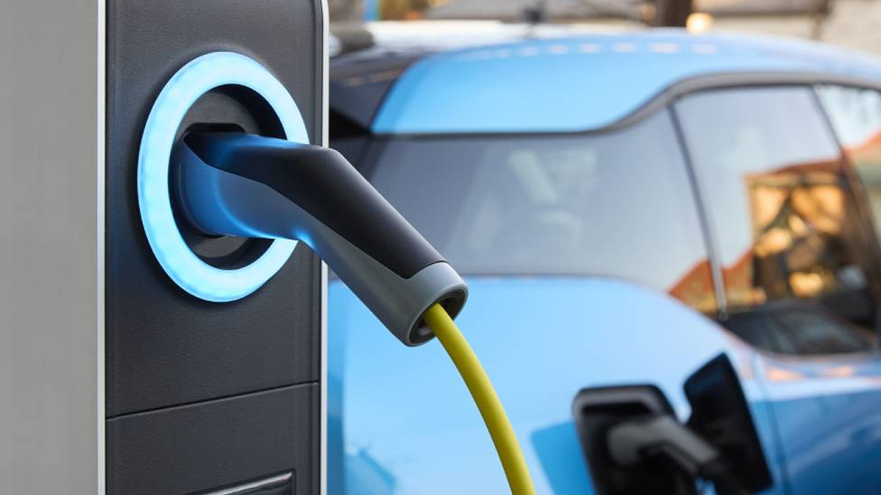 Elektrikli araçta 8 yıl sendromu! Batarya faturası şoke etti! 1 milyona değişim, 100 bine tamir