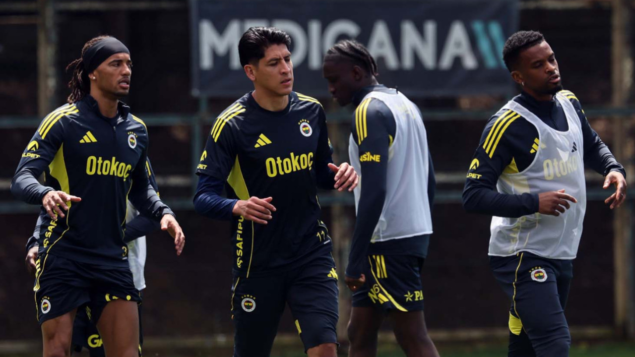 Fenerbahçeli yıldızdan tepki çeken paylaşım! Taraftarlar ayağa kalktı