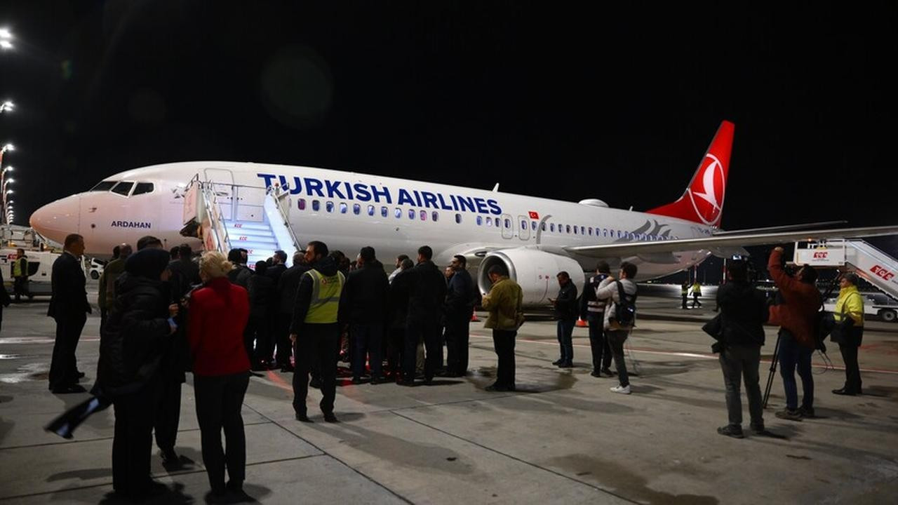 İsrail saldırısında alıkonulan Küresel Sumud Filosu aktivistleri Türkiye'ye getirildi