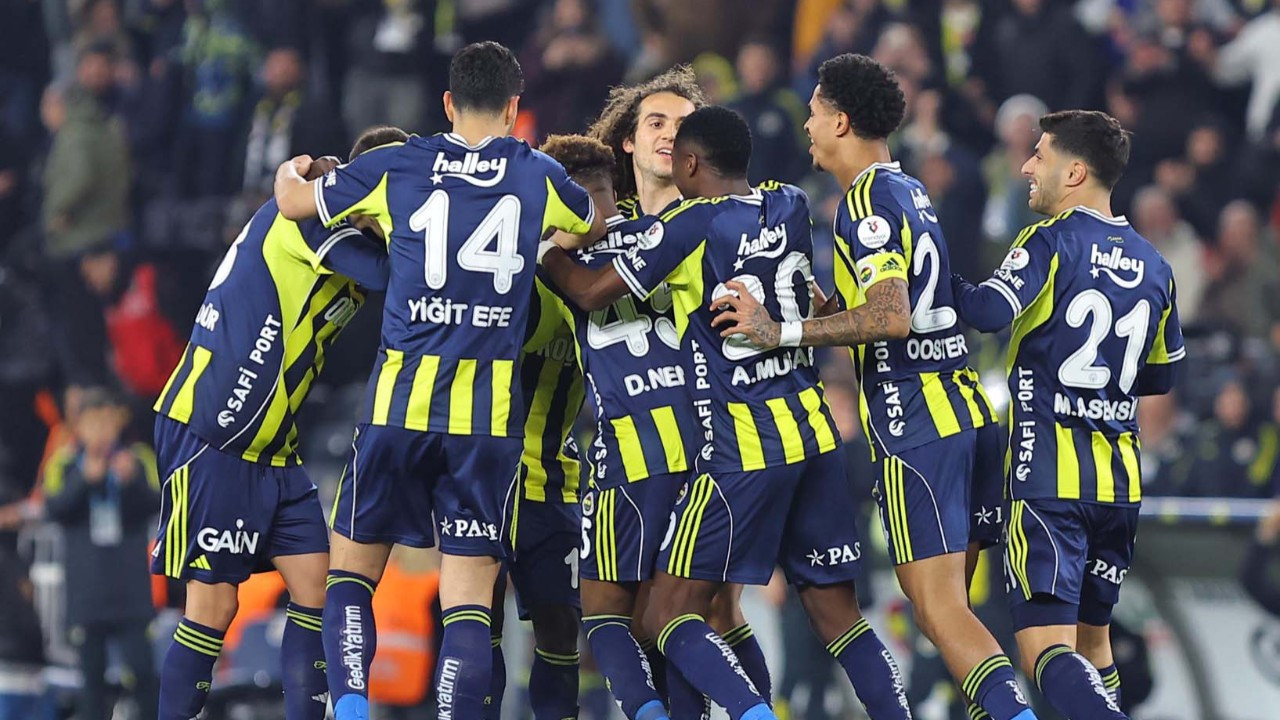 Fenerbahçe’ye yıldız futbolcudan kötü haber! Ameliyat olursa sezonu kapatacak