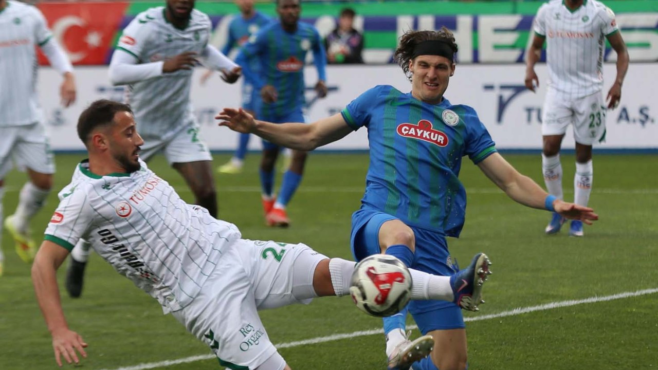 5 gollü maç! Çaykur Rizepspor, evinde Konyaspor'u yendi