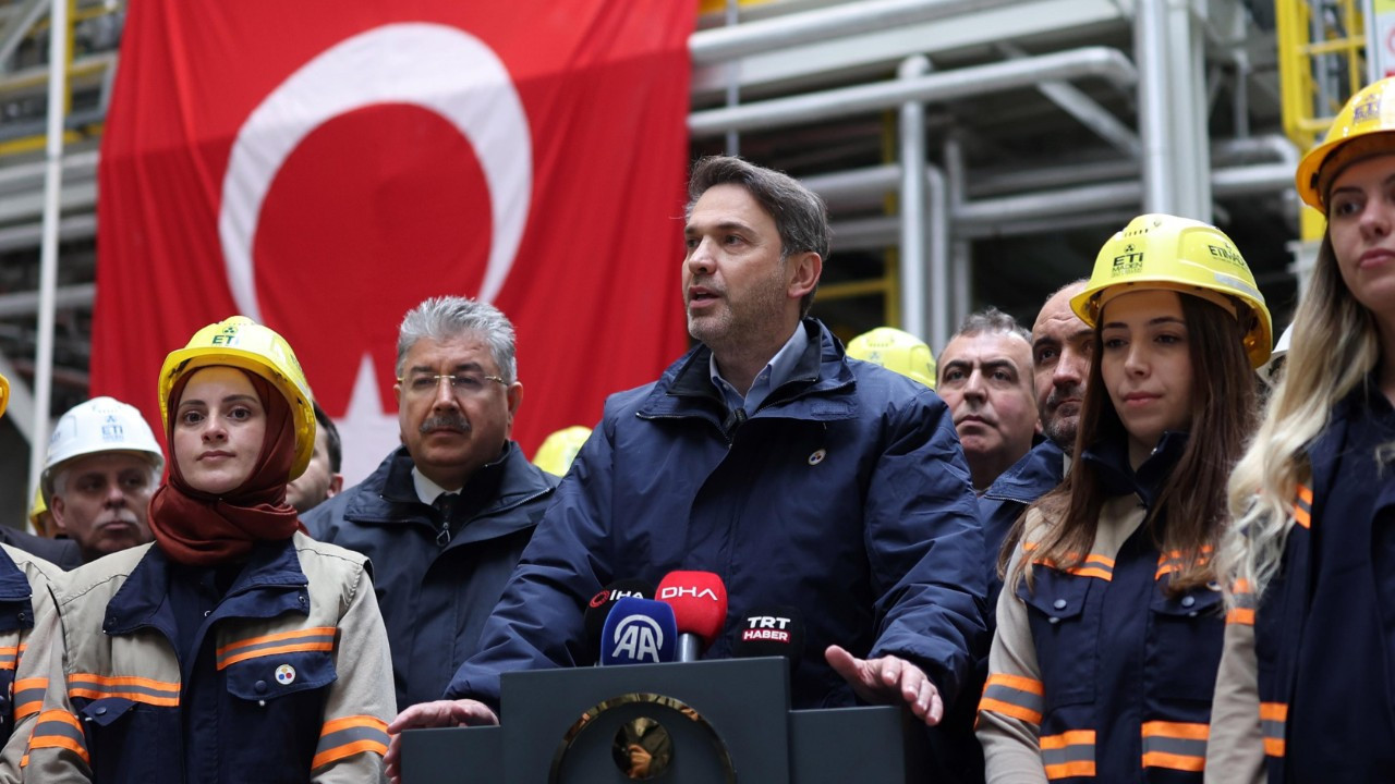 Bakan Bayraktar'dan 1 Mayıs’ta yatırım ve istihdam müjdesi: 3 tesisin temeli de bu yıl atılacak