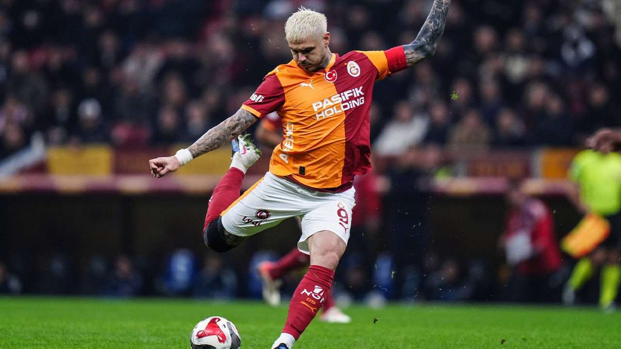 Galatasaray'da tarihi bir dönem bitiyor! Önünde 2 yol  var
