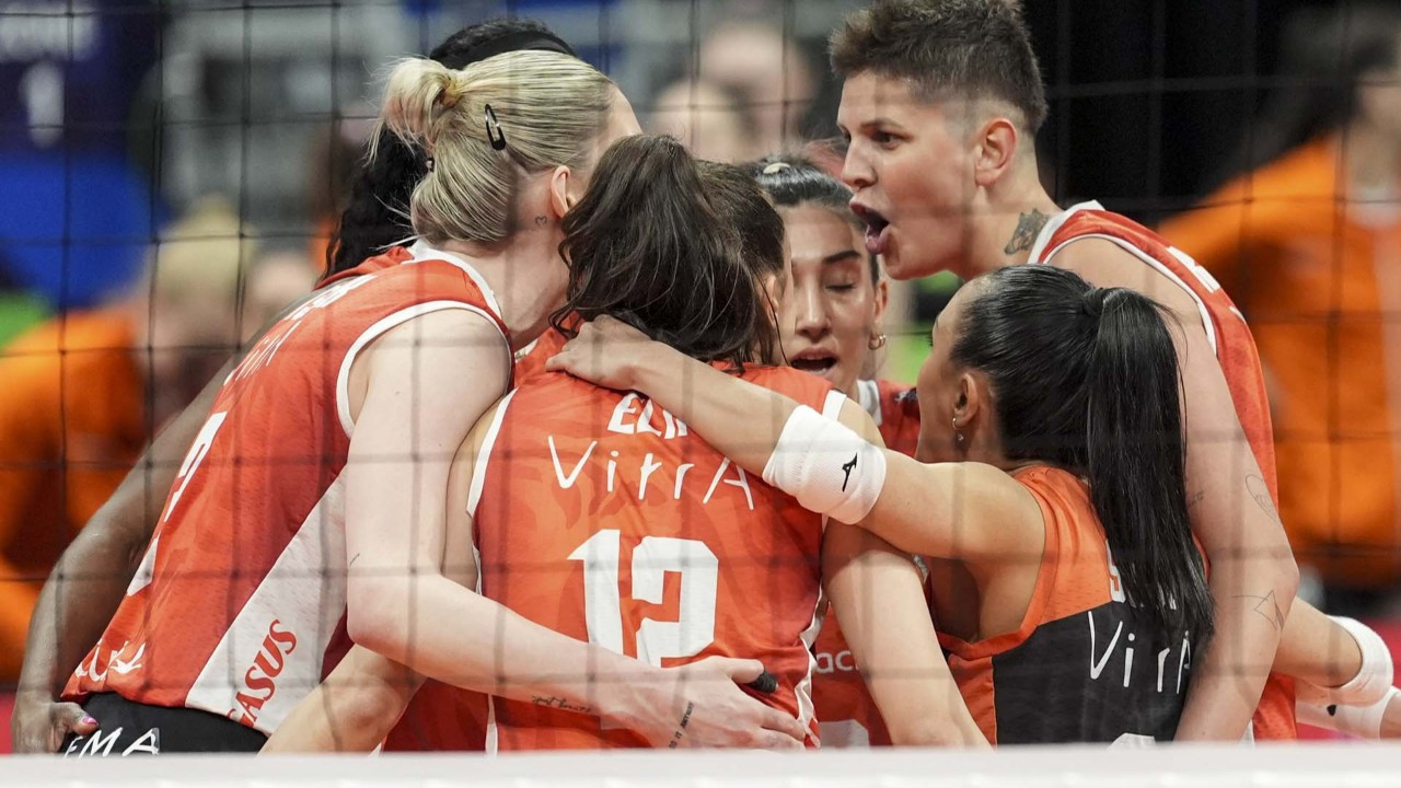 Şampiyonlar Ligi’nde Türk finali! Eczacıbaşı Dynavit, Scandicci’yi yendi, Vakıfbank’ın rakibi oldu