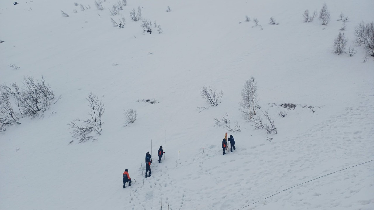 Artvin'de çığ altında kalan çoban için çalışmalar yeniden başladı