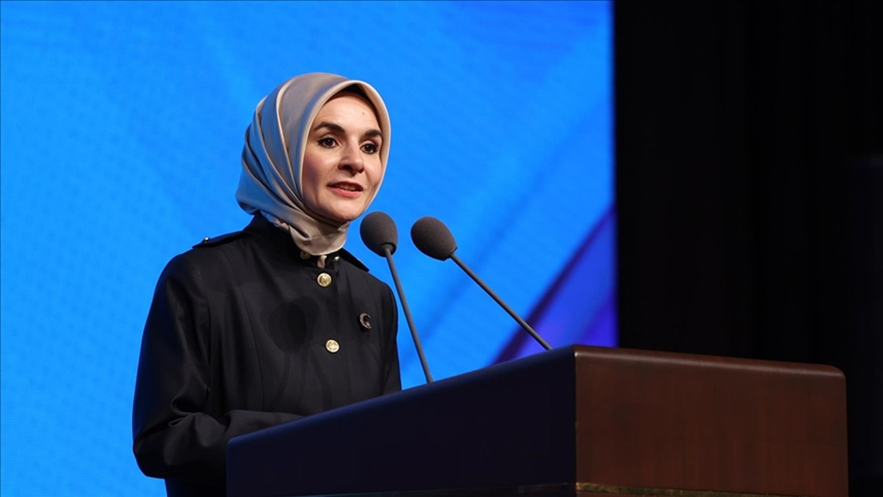 Bakan Göktaş'tan 'reklam' tepkisi: Annelik reklam diline indirgenerek değersizleştirilemez!