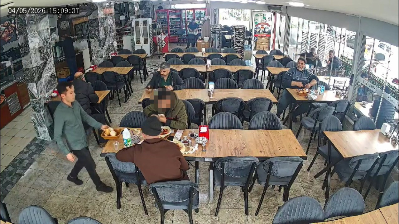 Yediler,içtiler... Hesabı ödemeden kaçtılar! Yarım kalan ayranı da aldı!