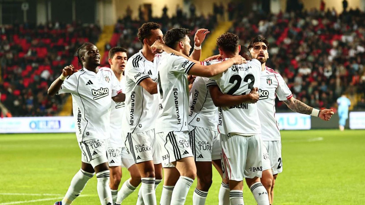 Beşiktaş’ta ilk ayrılık belli oldu! Yıldız isimle yollar kesin ayrılıyor