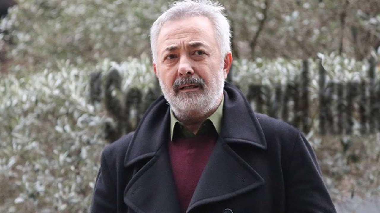 Mehmet Aslantuğ'un acı günü: Yattığın toprak incitmesin!