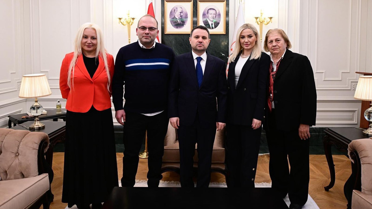 Bakan Gürlek, Çağla Tuğaltay'ın ailesi ile görüştü