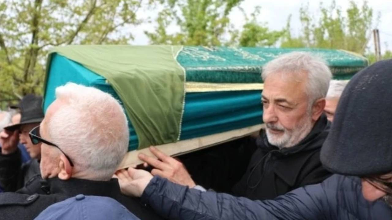 Mehmet Aslantuğ'un acı günü! Annesini son yolculuğ…