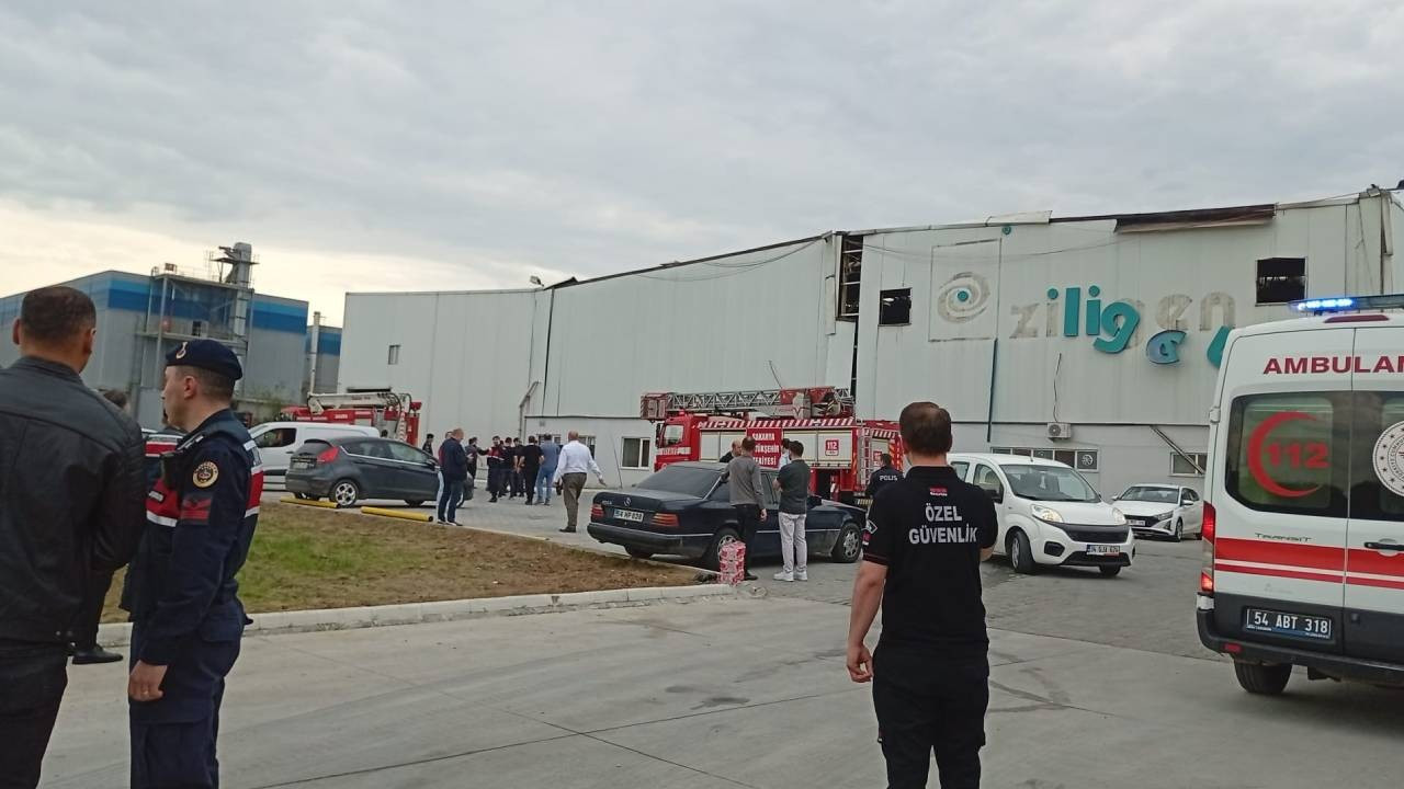Sakarya Hendek’te fabrikada patlama: 1'i ağır 8 işçi yaralandı