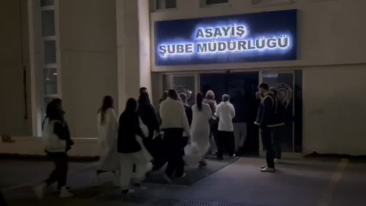 Ankara'da eğlence mekanlarına dev operasyon! Sınır dışı edildiler: 29 kişi gözaltına alındı