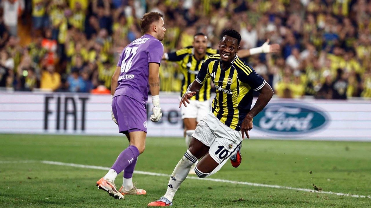 Jhon Duran’dan Fenerbahçelileri çıldıran hareket!