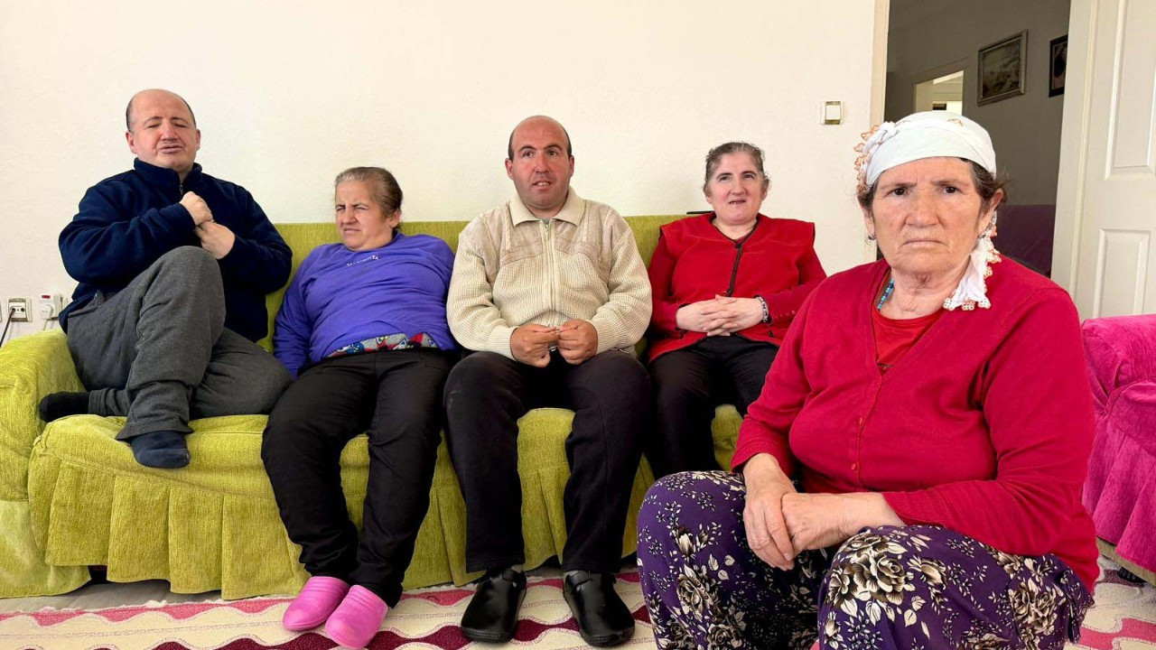 Hani Annenin yürek burkan hayatı! 50 yıldır 4 engelli çocuğuna bakıyor!