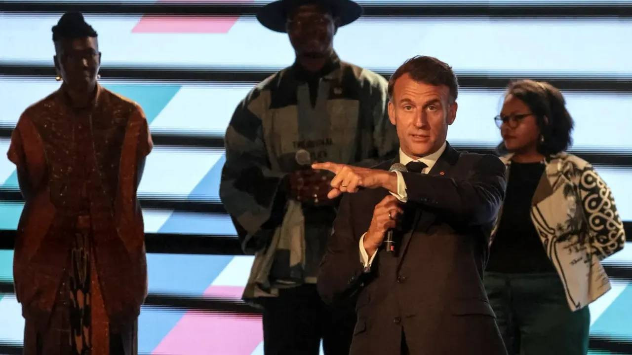 Fransa Cumhurbaşkanı Macron, çılgına döndü! "Ya susun ya da çıkın"