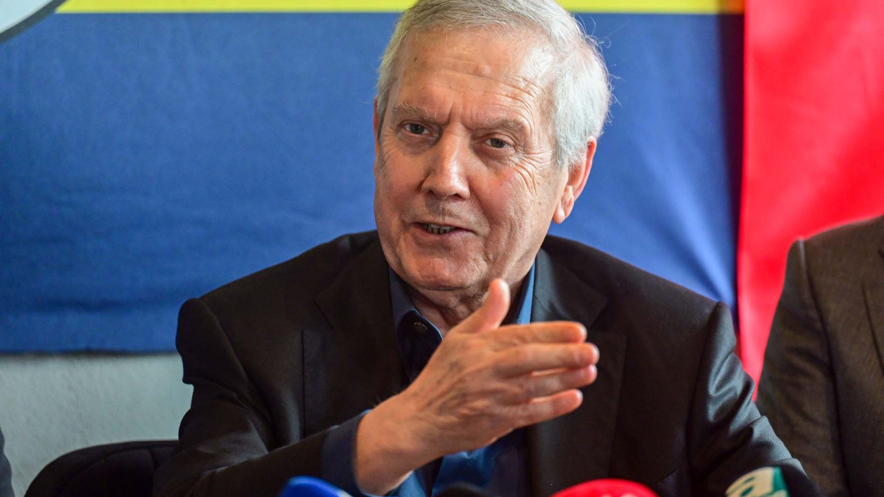 Aziz Yıldırım transfere başlıyor! Tarih verildi! 5 mevkiye 6 transfer yapılacak!