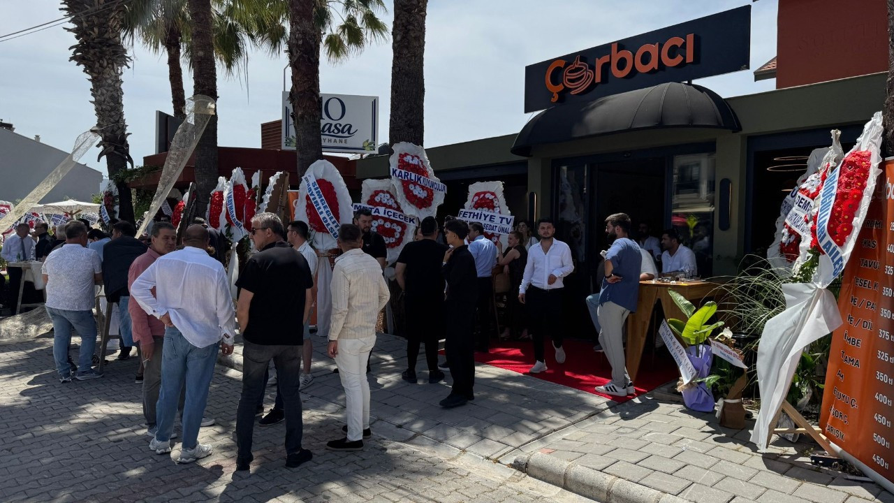 Şaşkına çeviren olay! İmamdan meyhaneye açılışında dua: 'Allah bol, bereketli kazanç versin...'