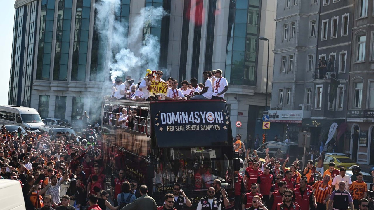 Ali Sami Yen'de muhteşem gece! Süper Lig şampiyonu Galatasaray kupasına kavuştu