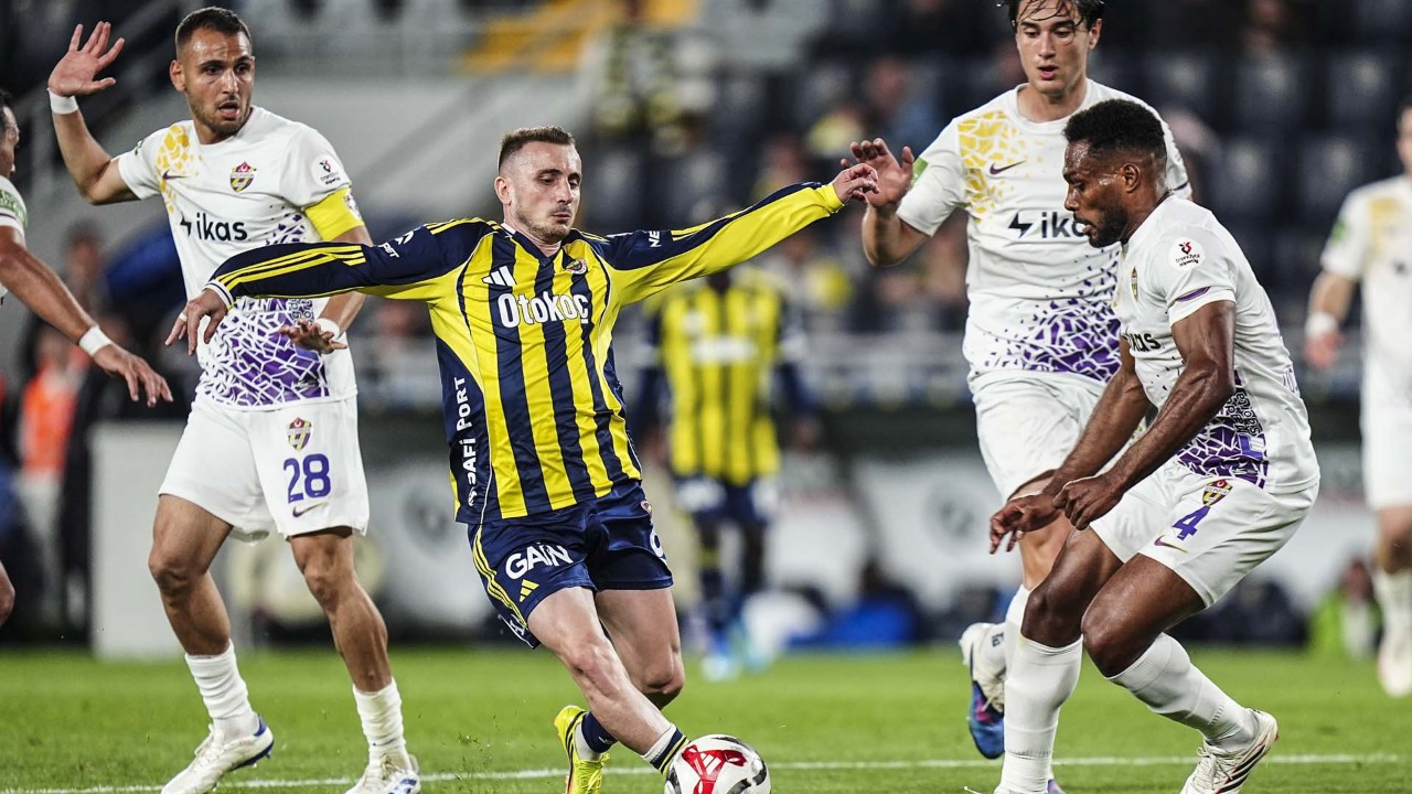 6 gollü nefes kesen maç! Fenerbahçe'nin geri dönüşü yetmedi! Eyüpspor 87.dakikada ligde kaldı