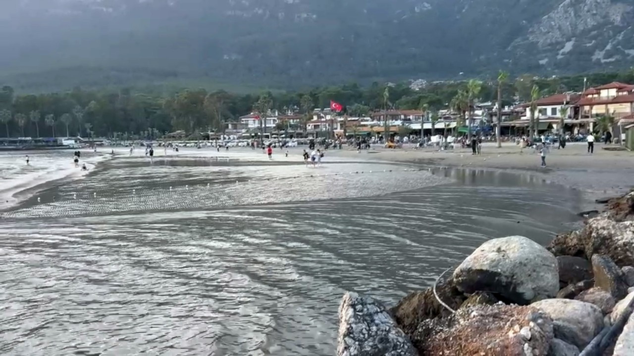 2 dakika sürdü! Muğla'daki gel-git şaşkınlık yarattı