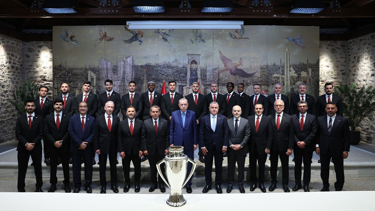 Aslanlar Dolmabahçe'de! Cumhurbaşkanı Erdoğan, Galatasaray'ı kabul etti