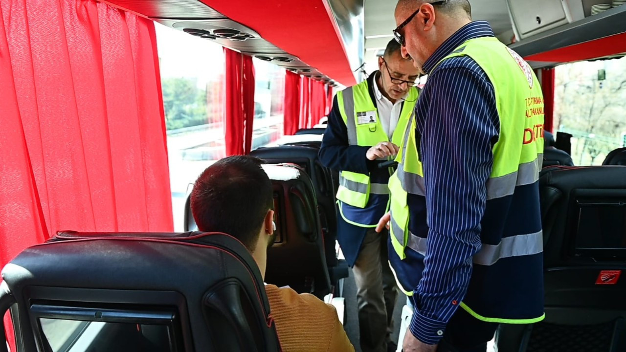 Bakanlık harekete geçti! Bayram öncesi otobüs firmalarına sıkı denetim! Bakan Uraloğlu: Fahiş bilete geçit yok