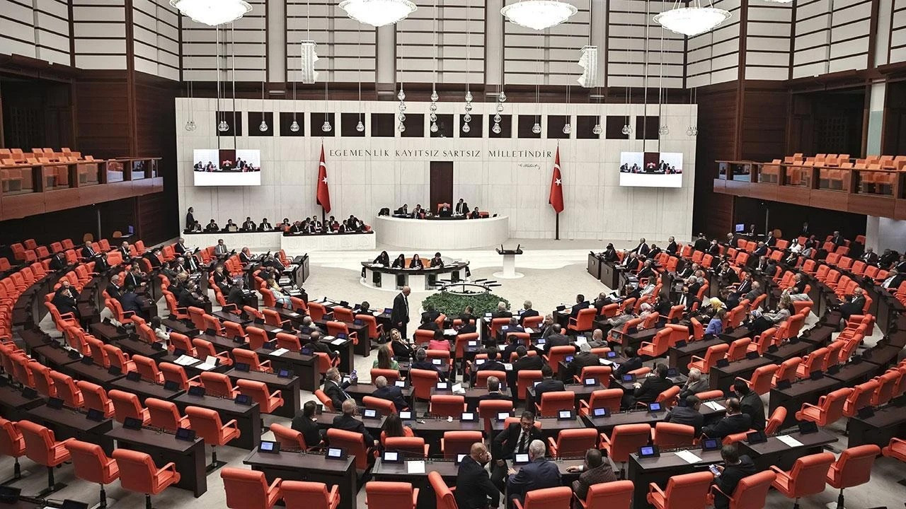 TBMM'den dev vergi düzenlemesi! Genel Kurul'dan geçti: Borçlara 72 aya kadar yapılandırma imkanı