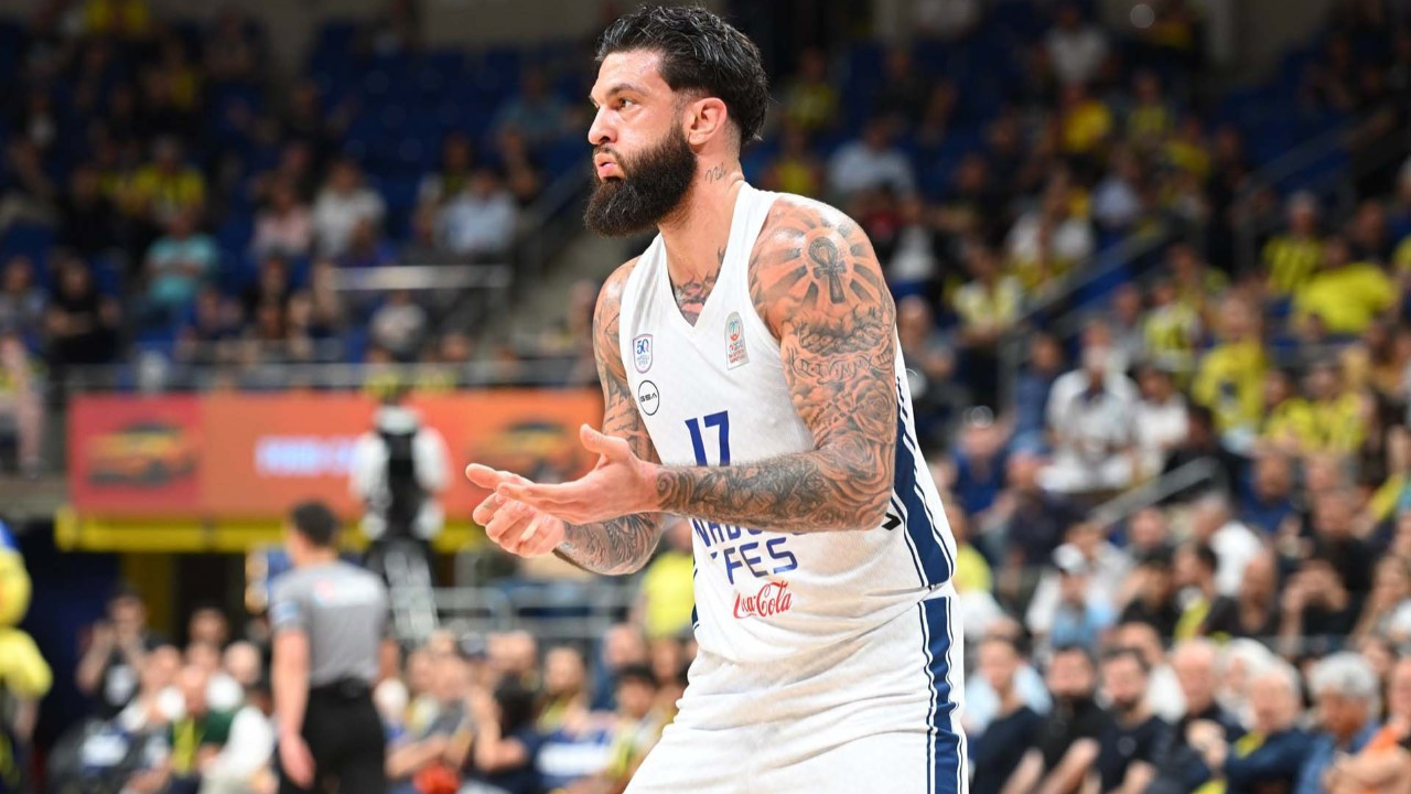 Fenerbahçe maçında sakatlanmıştı! Anadolu Efes’te Vincent Poirier şoku!