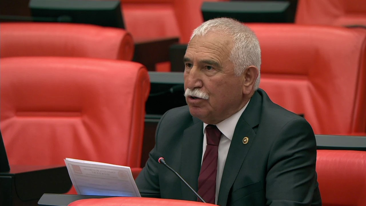 CHP mitinginde protesto iddiası! Kadim Durmaz sessizliğini bozdu: Araca sığındığım iddiası gerçek dışı