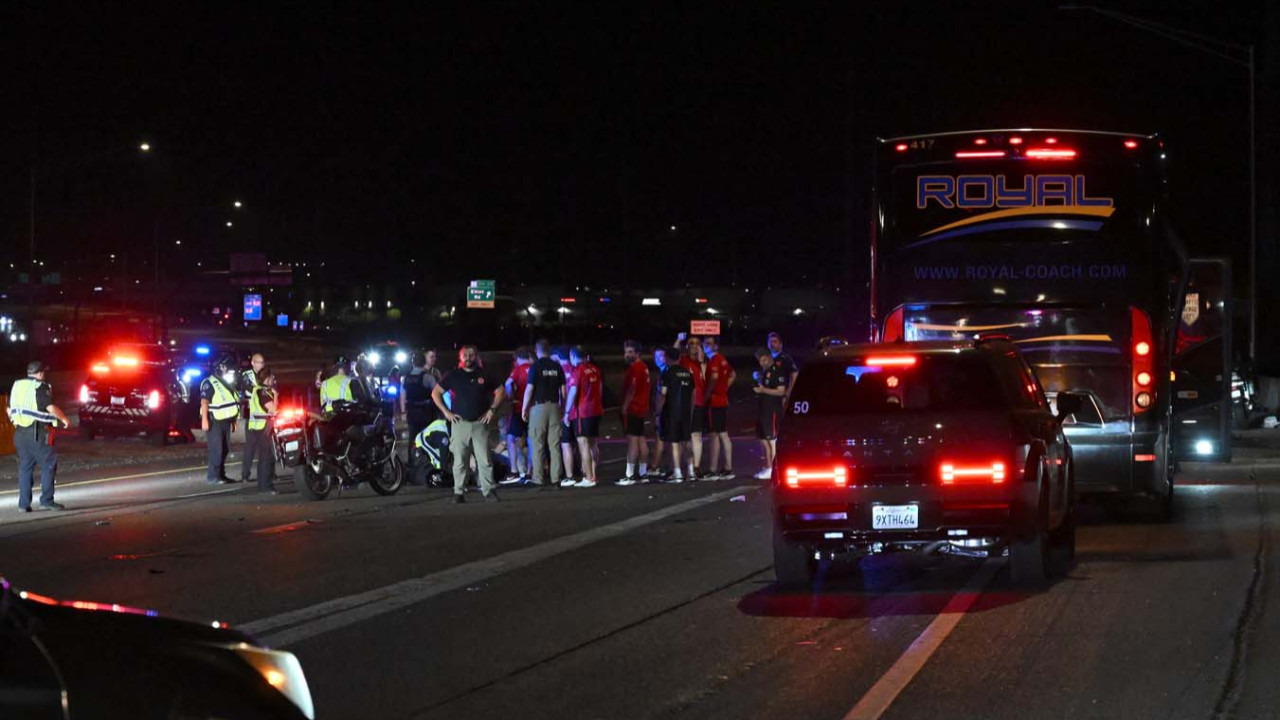 A Milli Takım’a eşlik ediyordu! Motosikletli polis kaza yapt