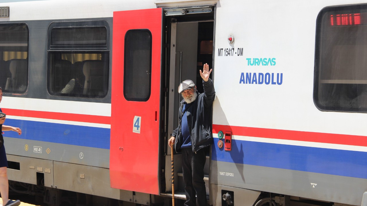 Bir zamanların patronuydu: Şimdi trenler evi oldu! Ali Bekta