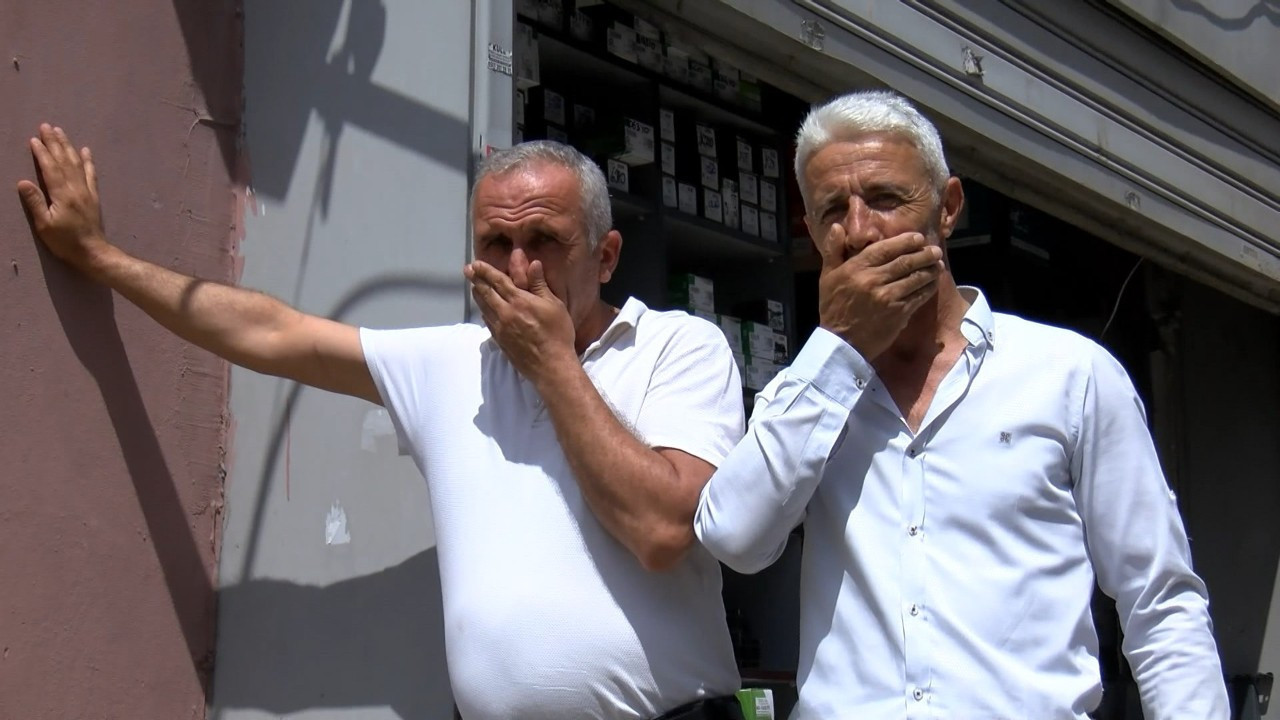Bağcılar'da dehşet! Çocuklar araçta ceset buldu! Kokunun peş
