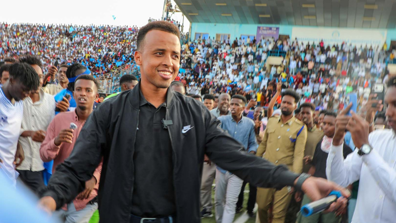ABD ülkeye almamıştı! Somalili hakem ülkesinde kah
