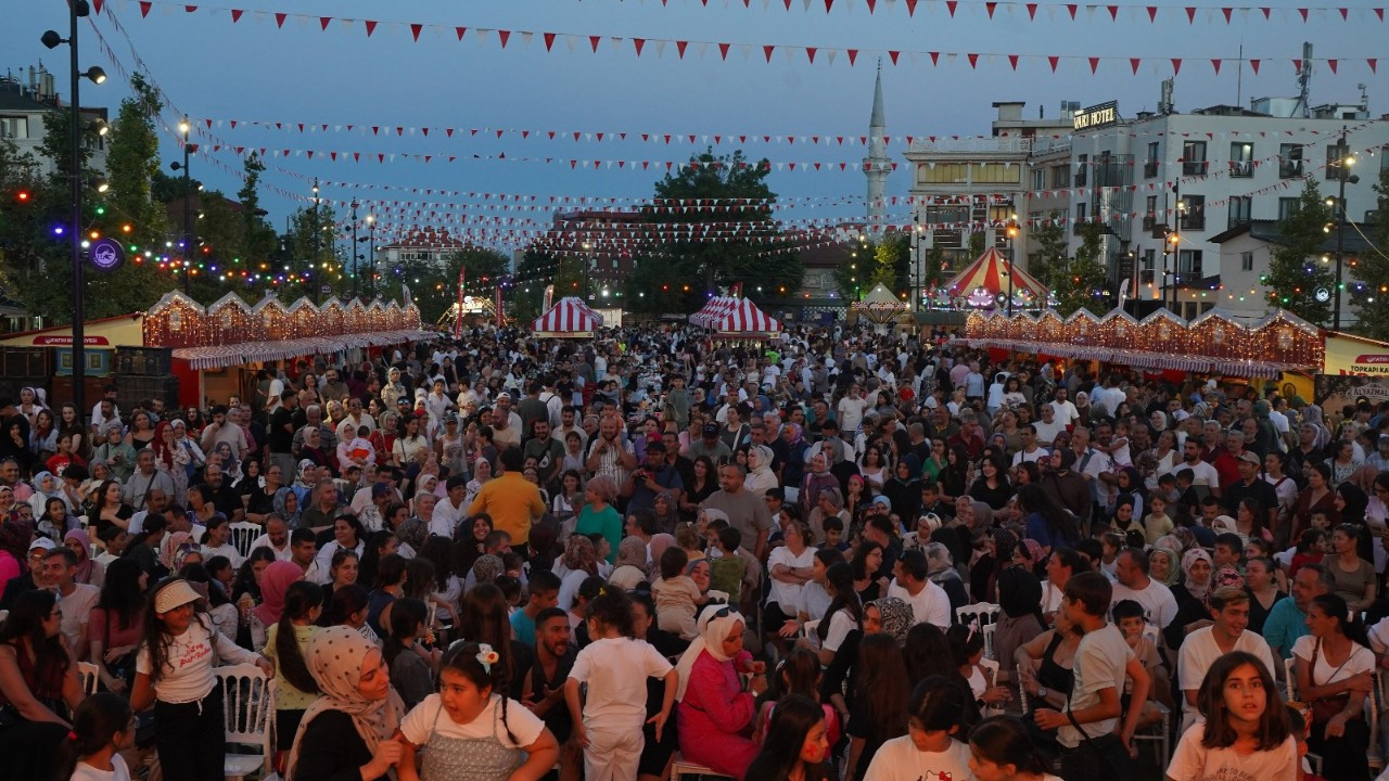 Topkapı Kaleiçi’nde nostalji rüzgârı! Nostalji Günleri İstanbul’un dört bir yanından ziyaretçi ağırlıyor