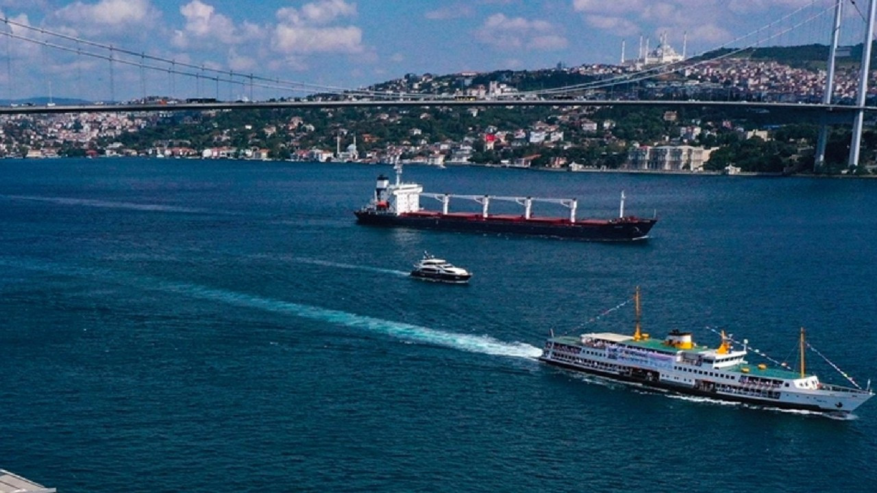 Bakanlık son dakika duyurdu: İstanbul Boğazı gemi trafiğine kapatıldı