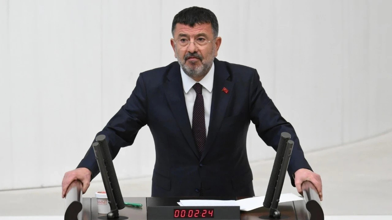 “Yeğeninin kokain borcu var” diyerek 20 milyon TL istediler! Veli Ağbaba’ya tehdit: 4 kişi tutuklandı!