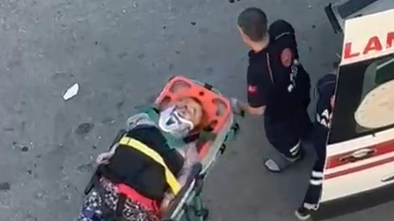 Böyle vicdansızlık görülmedi! Kadına çarptı, kaçtı: Görüntüler ortaya çıktı