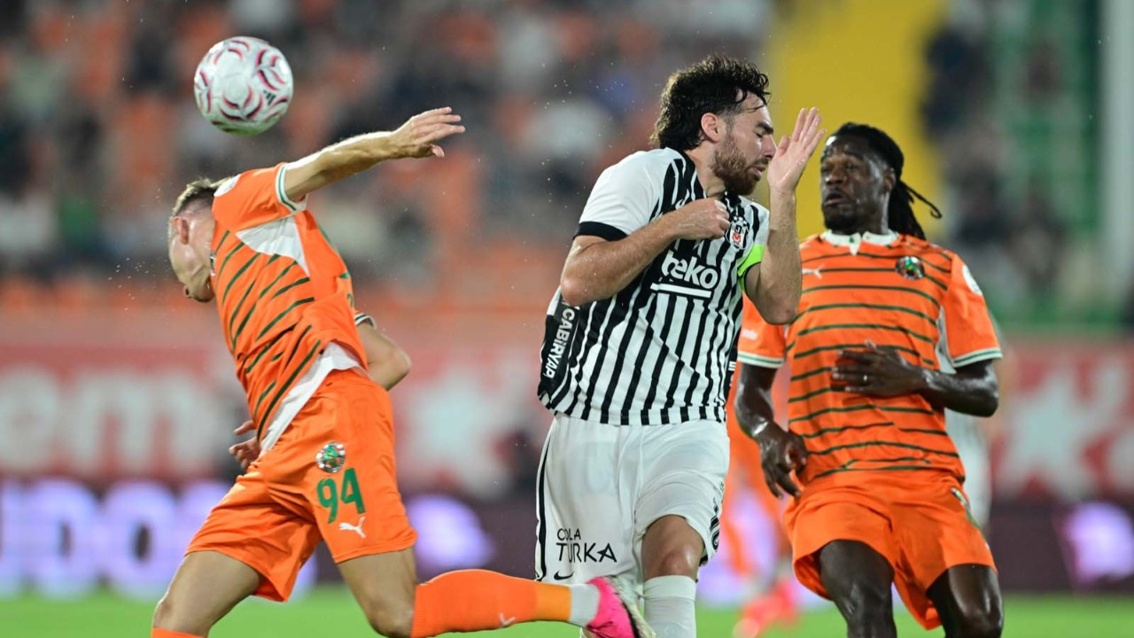Kartal 2’de 2 peşinde! Beşiktaş, Alanyaspor deplasmanında! İkinci yarı oynanıyor