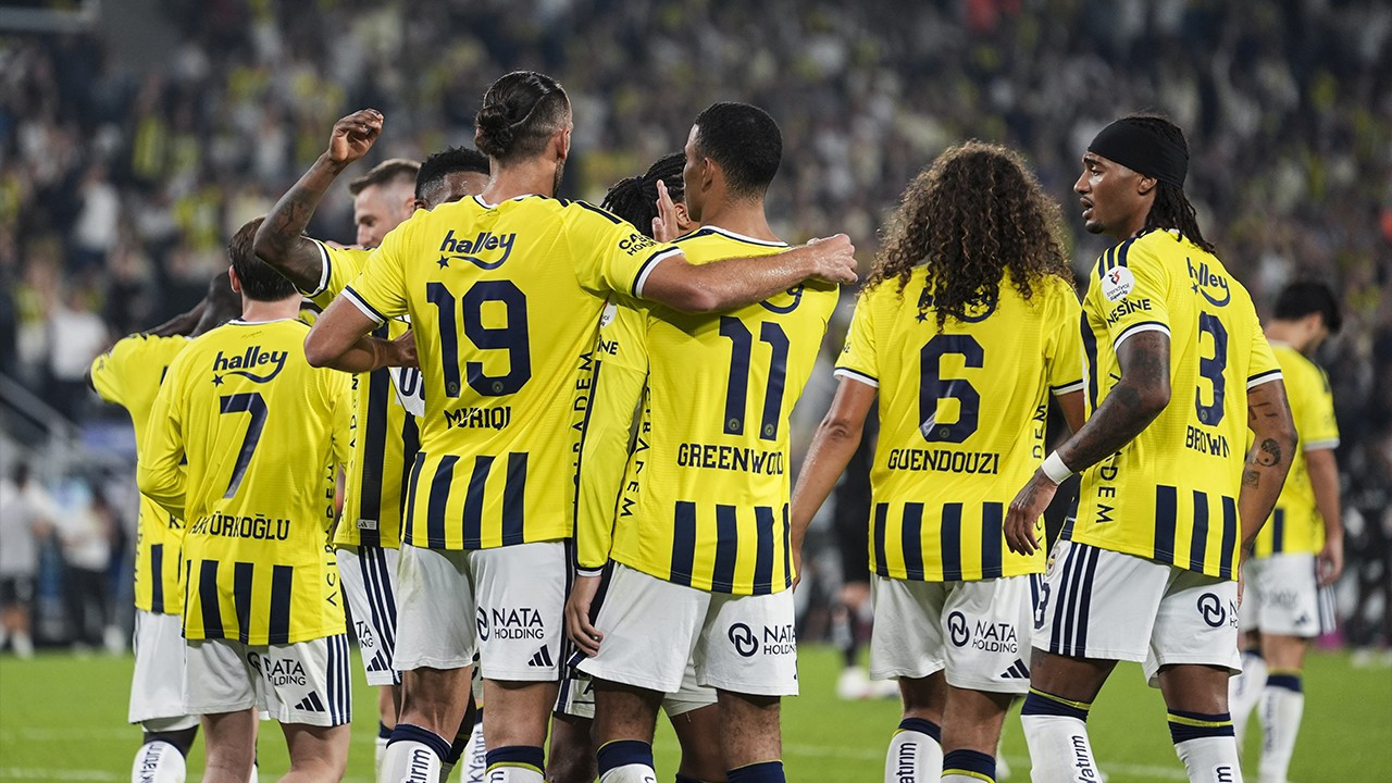 SON DAKİKA | Fenerbahçe'de yaprak dökümü sürüyor! Yıldız isim bavullarını topladı